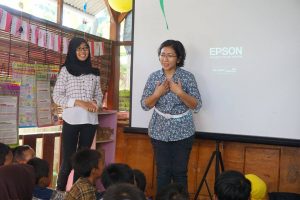Pengenalan Robotika untuk Kelompok Anak Saung Baca di Pabuaran, Purwokerto